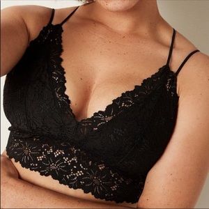 PINK Victoria’s Secret black lace bralette Small